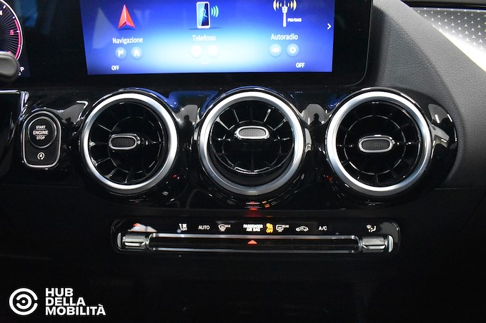 MERCEDES-BENZ GLA 200 d Automatic Progressive Advanced